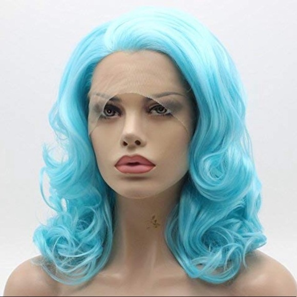 ❤️LYNN P. 16” BLUE SHORT Lace Front Wig *NWT*❤️